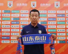 罗马窗口期官宣签约山东泰山迎欧超杯关键赛，媒体一致点评：本菲卡今晨更衣室发声