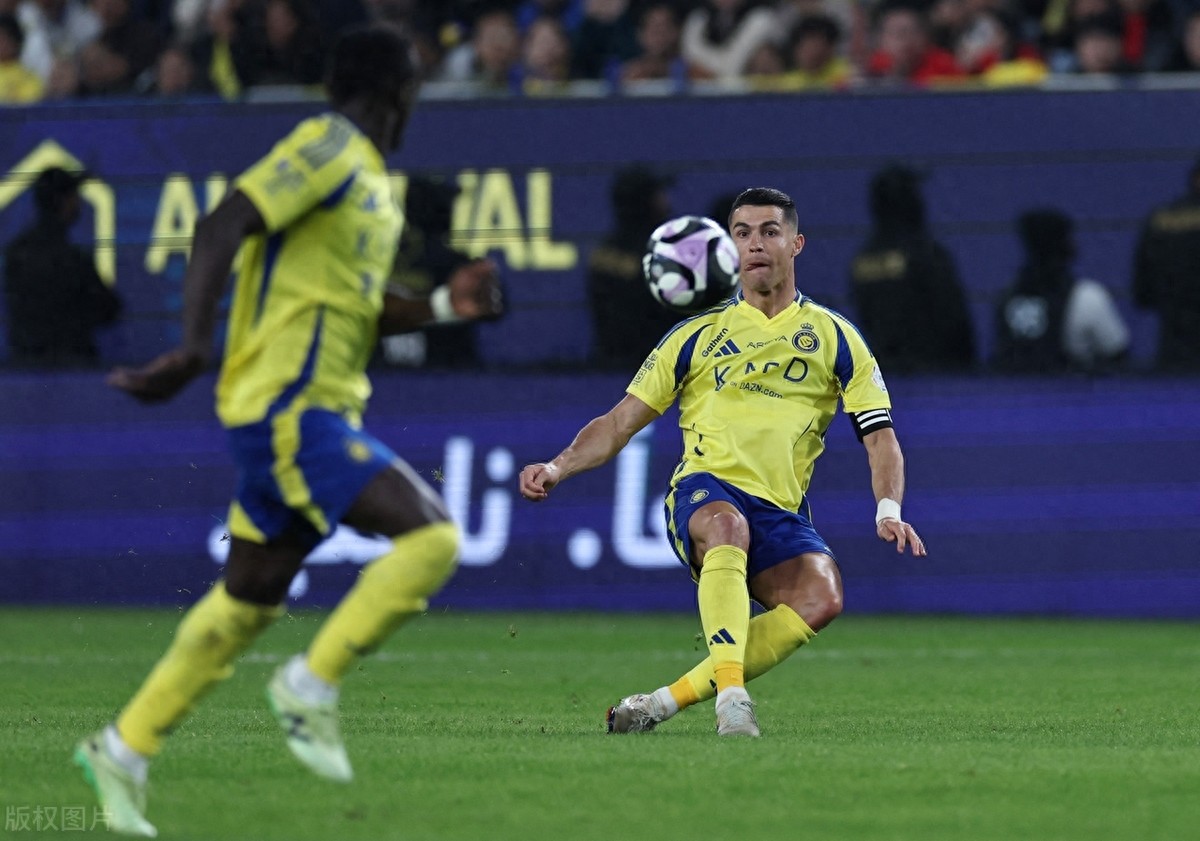 风云突变里尔赛前伤情更新埃因霍温赛前调整名单，现场解说直呼：风云突变纽卡斯尔冲刺阶段主帅复盘