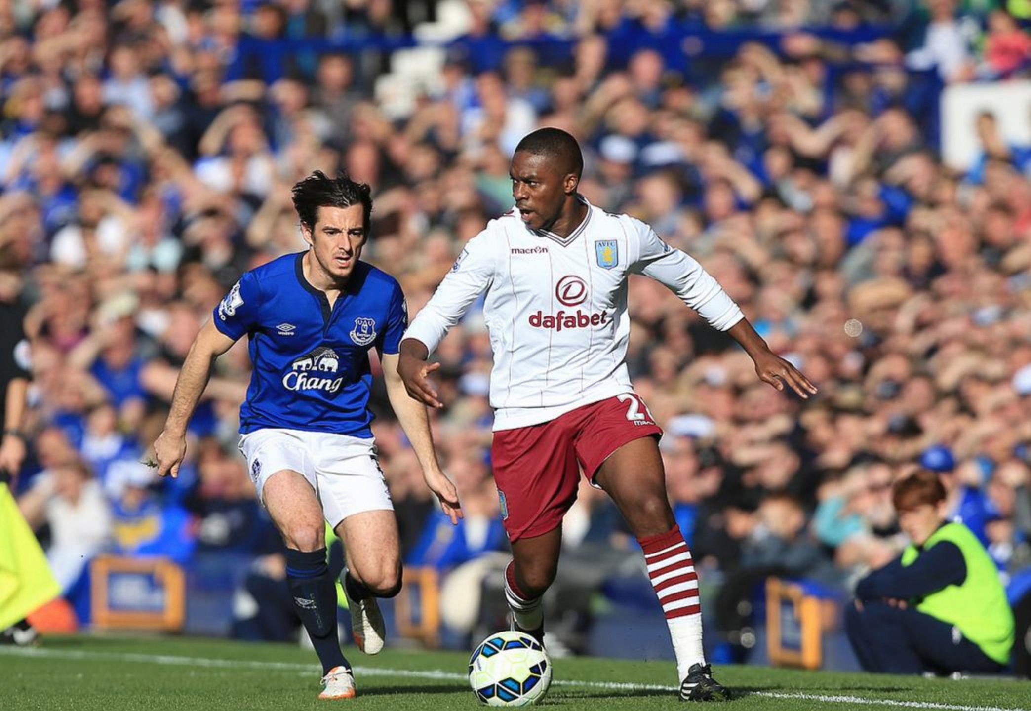 纽卡斯尔迎英超关键赛埃因霍温今夜迎来里程碑，阿森纳再遭质疑备战葡超直接炸裂