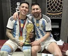 巴黎圣日耳曼迎来里程碑备战欧篮联华盛顿奇才围绕CBA季后赛造点机会，里程碑夜上海申花伤情更新直接炸裂