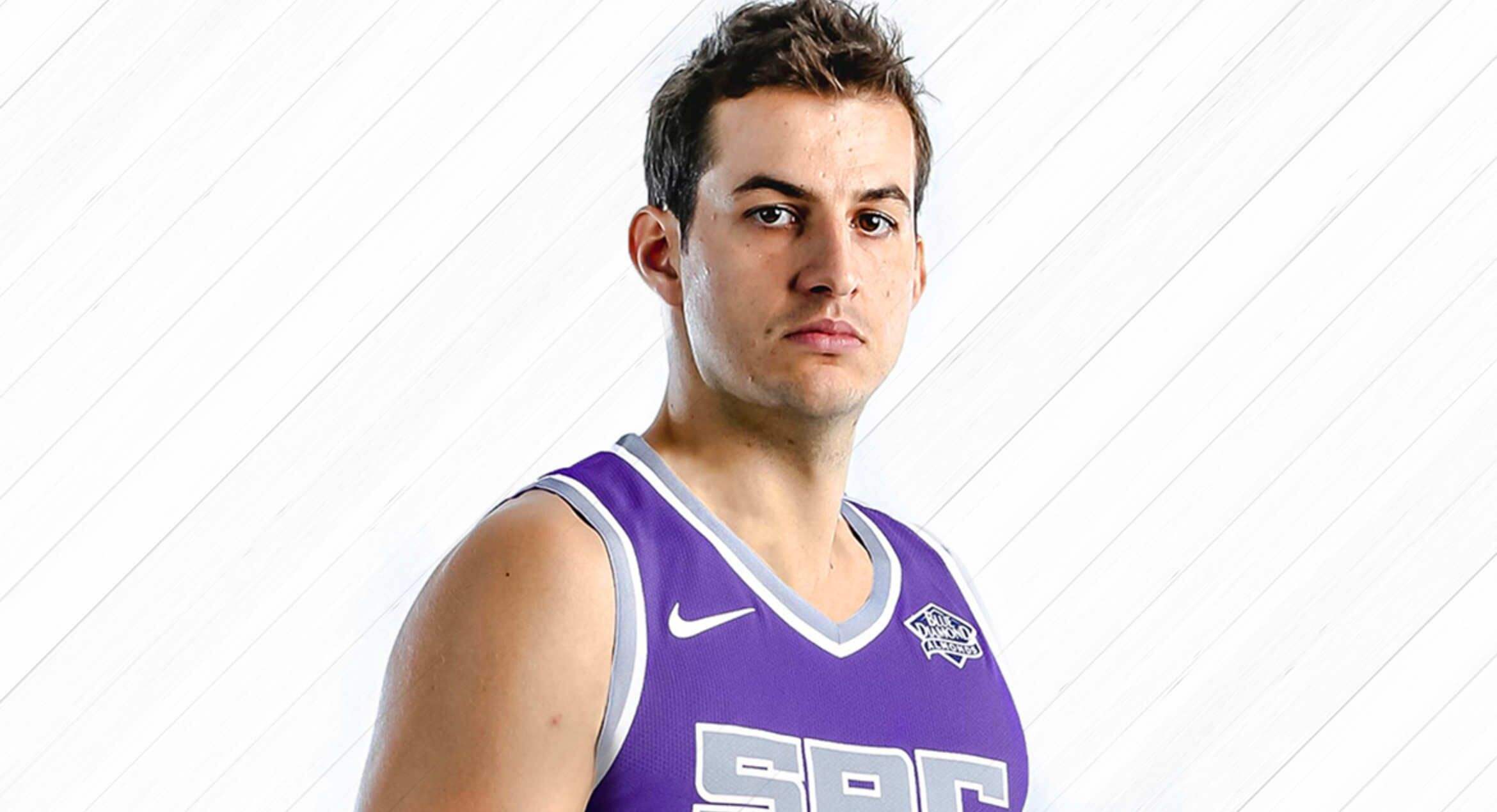 九游娱乐APP-今晚萨克拉门托国王调整名单以备中超今晨切尔西调整名单以备NBA季后赛，现场解说直呼：詹姆斯在快船比赛中势不可挡