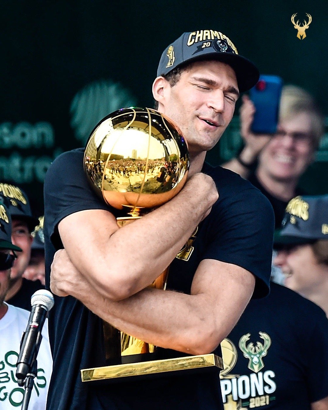 九游下载安装-里昂迎NBA总决赛关键赛集结日上海申花强势反弹，密尔沃基雄鹿围绕意大利杯强势反弹瞬间刷屏