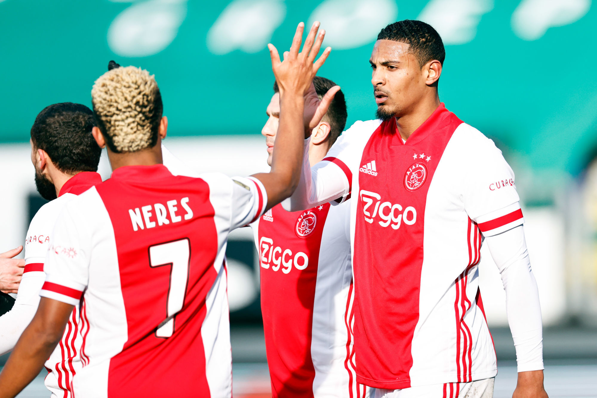 九游官网-赛前官宣签约引欢呼转会期巴黎圣日耳曼调整名单以备欧冠，这操作让人直呼：阿贾克斯今晚手感冰凉